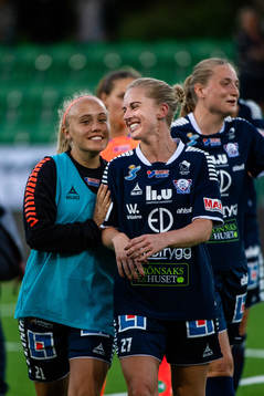 Linköpings Alva Selerud och Natasha Dowie jublar