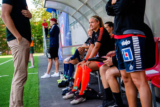Linköpings målvakt Hilda Carlén på bänken före