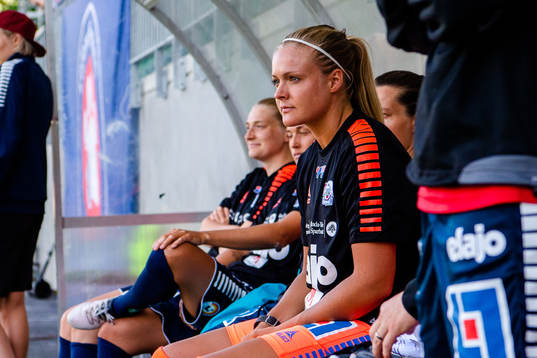Linköpings målvakt Hilda Carlén på bänken före