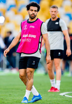Mohamed Salah and Jordan Henderson of Liverpool