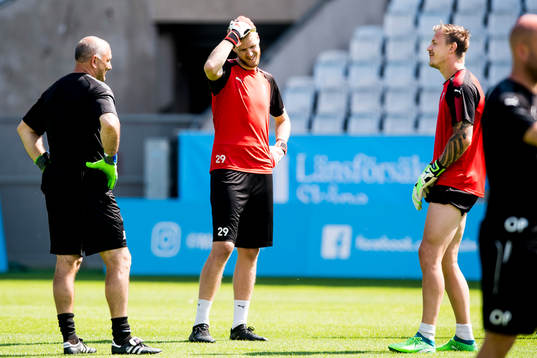 Målvaktstränaren Jonnie Fedel, målvakt Fredrik Andersson