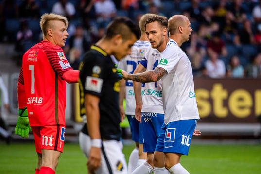 Norrköpings målvakt Isak Pettersson och Linus Wahlqvist