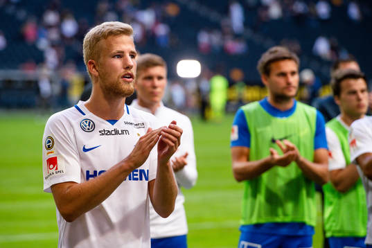 Norrköpings Filip Dagerstål  tackar publiken