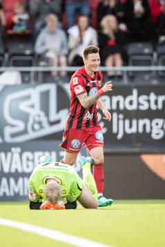 Östersunds Jamie Hopcutt jublar