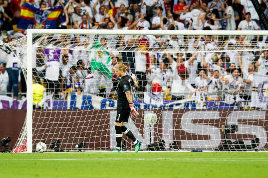 Goalkeeper Loris Karius of Liverpool reacts