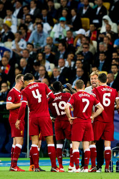 Jürgen Klopp, head coach of Liverpool, with his players