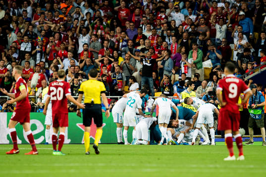 Karim Benzema of Real Madrid celebrates