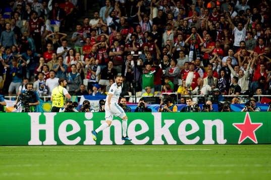 Karim Benzema of Real Madrid celebrates