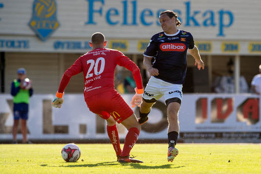 goalkeeper Øystein Øvretveit of Jerv and Tommy Høiland