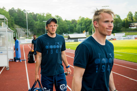 Rolf Daniel Vikstøl and goalkeeper Amund Wichne of Viking