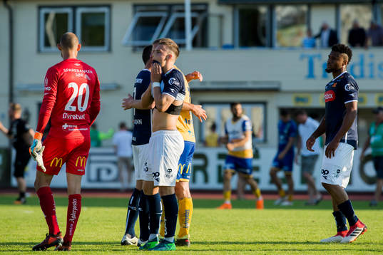 Markus Nakkim of Viking looks dejected