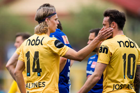 Ulrik Saltnes and José Ángel of Bodø/Glimt