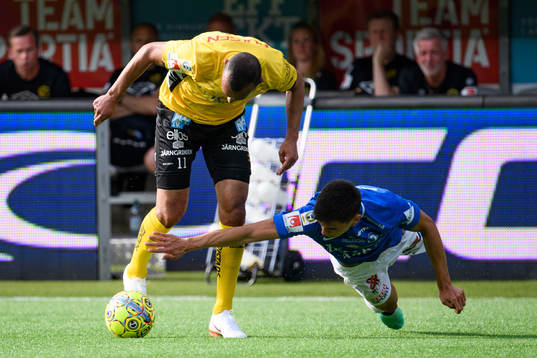 Elfsborgs Issam Jebali och Trelleborgs Denis Hadzikadunic