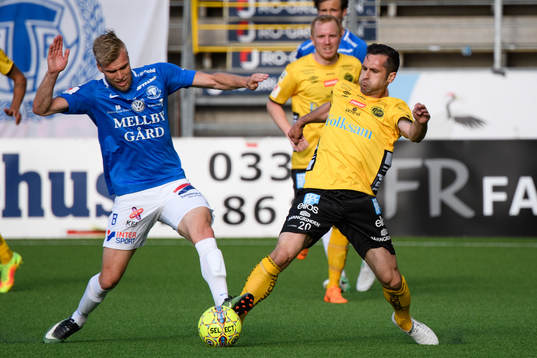 Elfsborgs Emir Bajrami och Trelleborgs Robin Nilsson