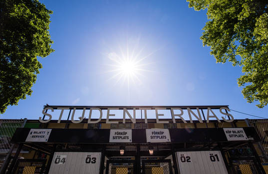 Huvudentrén på Studenternas IP innan fotbollsmatchen i