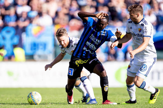 Sirius Moses Ogbu och Djurgårdens Jacob Une Larsson och
