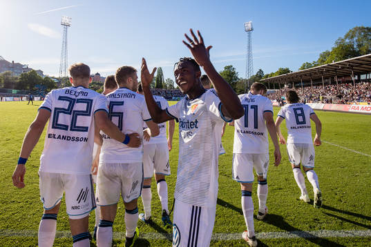 Djurgårdens Philana Tinotenda Kadewere jublar med