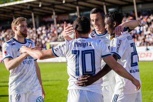 Djurgårdens Philana Tinotenda Kadewere jublar med Niklas