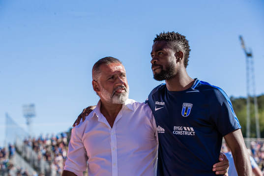 Djurgårdens tränare Özcan Melkemichel och Sirius Abdul