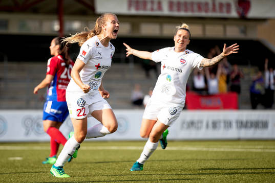 Rosengårds Fiona Brown jublar