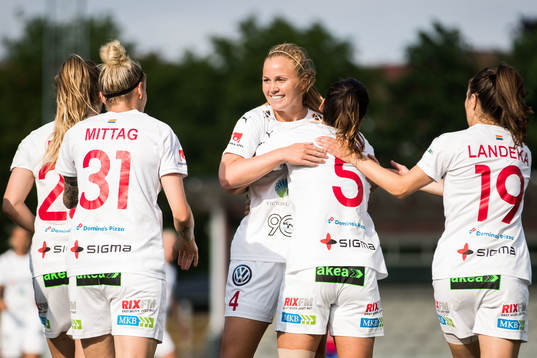 Rosengårds Glodis Perla Viggosdottir jublar