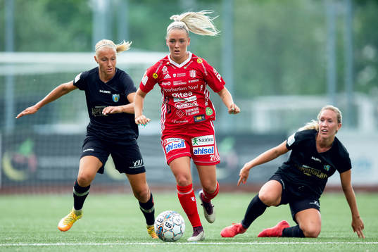 Göteborgs Emma Koivisto  och Julia Roddar och Piteås