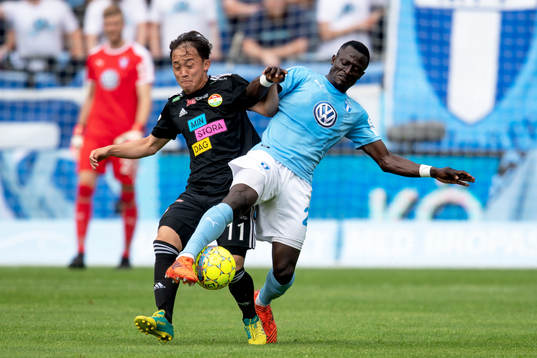 Dalkurds Yukiya Sugita och Malmö FFs Bonke Innocent