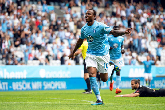 Malmö FFs Carlos Strandberg jublar