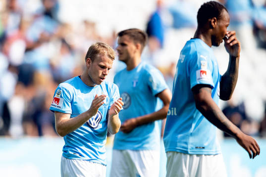 Malmö FFs Oscar Lewicki deppar