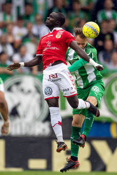 Hammarbys David Fällman och Kalmars Papa Alioune Diouf