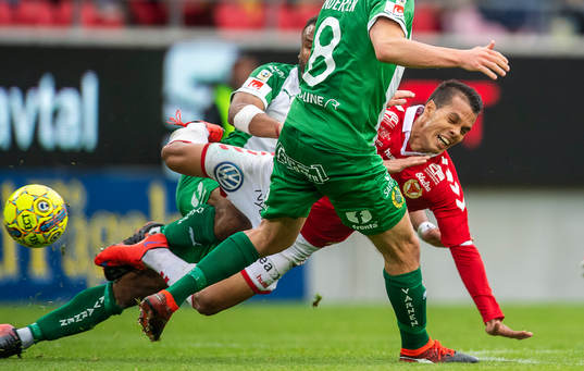 Kalmars Romário Pereira Sipião och Hammarbys Serge-Junior