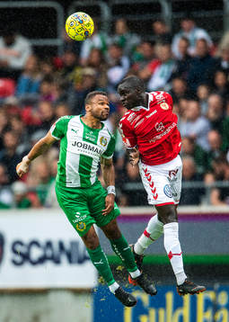 Kalmars Papa Alioune Diouf och Hammarbys Serge-Junior