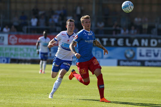 Runar Espejord from Tromsø in action against Kristoffer