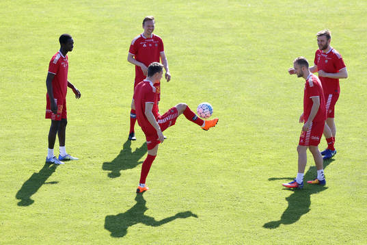The Tromsø players warm-up