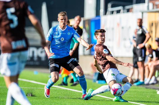 Ari Mohr Jonsson of Sandnes Ulf and Ylldren Ibrahimaj of