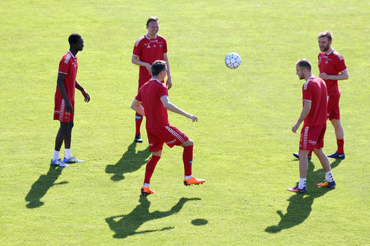 The Tromsø players warm-up