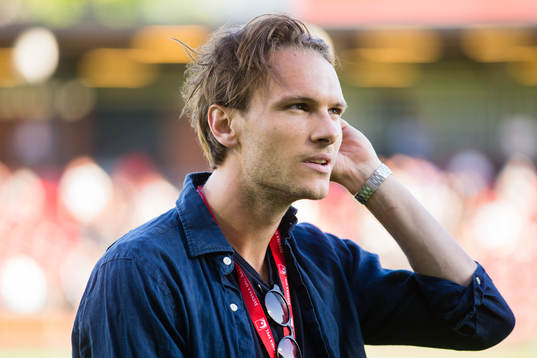 Albin Ekdal grinar illa