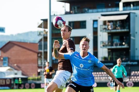 Quint Arie Jansen of Mjøndalen and Kent Håvard Eriksen of