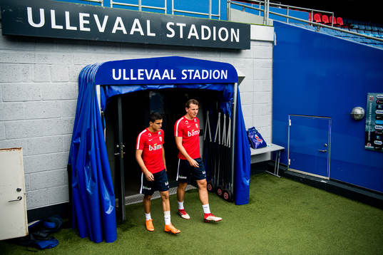 Mohamed Elyounoussi and Sander Berge of Norway