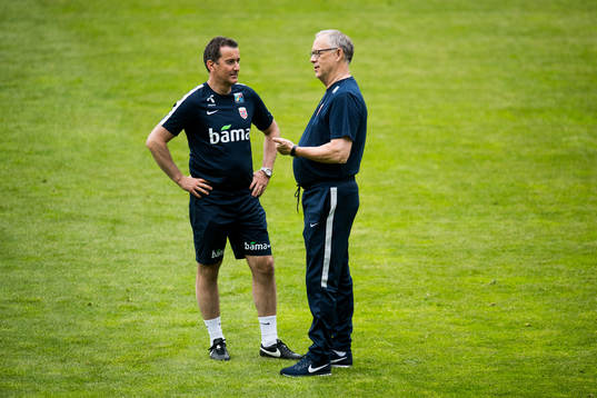 Per Joar Hansen, assistant coach, and Lars Lagerbäck, head