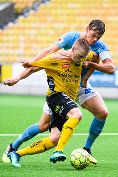 Elfsborgs Per Frick och Malmö FF´s Hugo Andersson