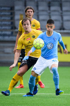 Malmö FF´s Laorent Shabani och Elfsborgs Noel Johansson