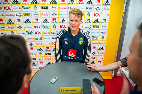 Oscar Hiljemark i mixed zone