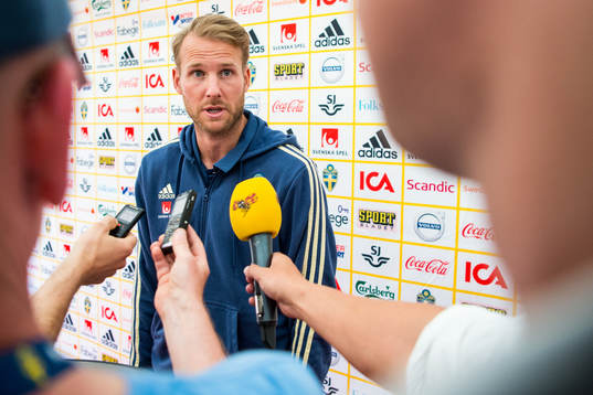 Ola Toivonen i mixed zone