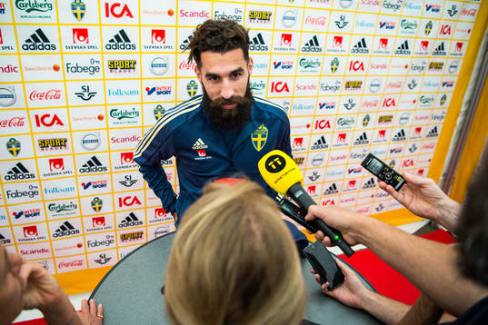 Jimmy Durmaz i mixed zone