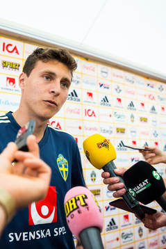 Victor Nilsson Lindelöf i mixed zone
