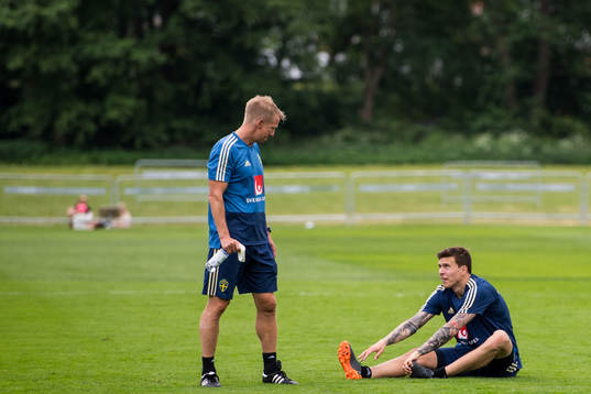 Fredrik Larsson, sjukgymnast och Victor Nilsson Lindelöf