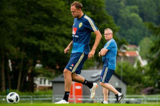 Andreas Granqvist och förbundskapten Janne Andersson