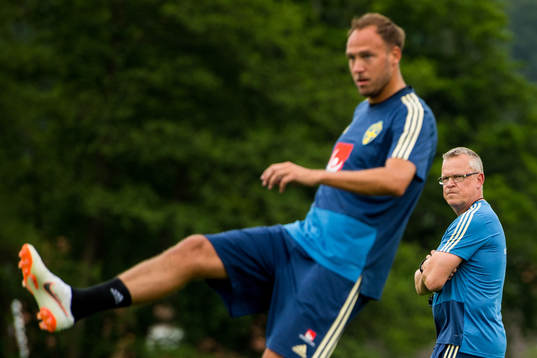 Andreas Granqvist och förbundskapten Janne Andersson