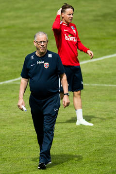 Lars Lagerbäck, head coach of Norway, and Stefan Johansen